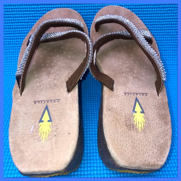 🔥EUC🔥Volatile Bronze & Rhinestone Strap Sandals - Picture 8 of 10